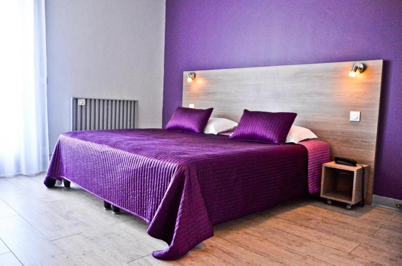 Hotel Le Comty Feurs Екстериор снимка
